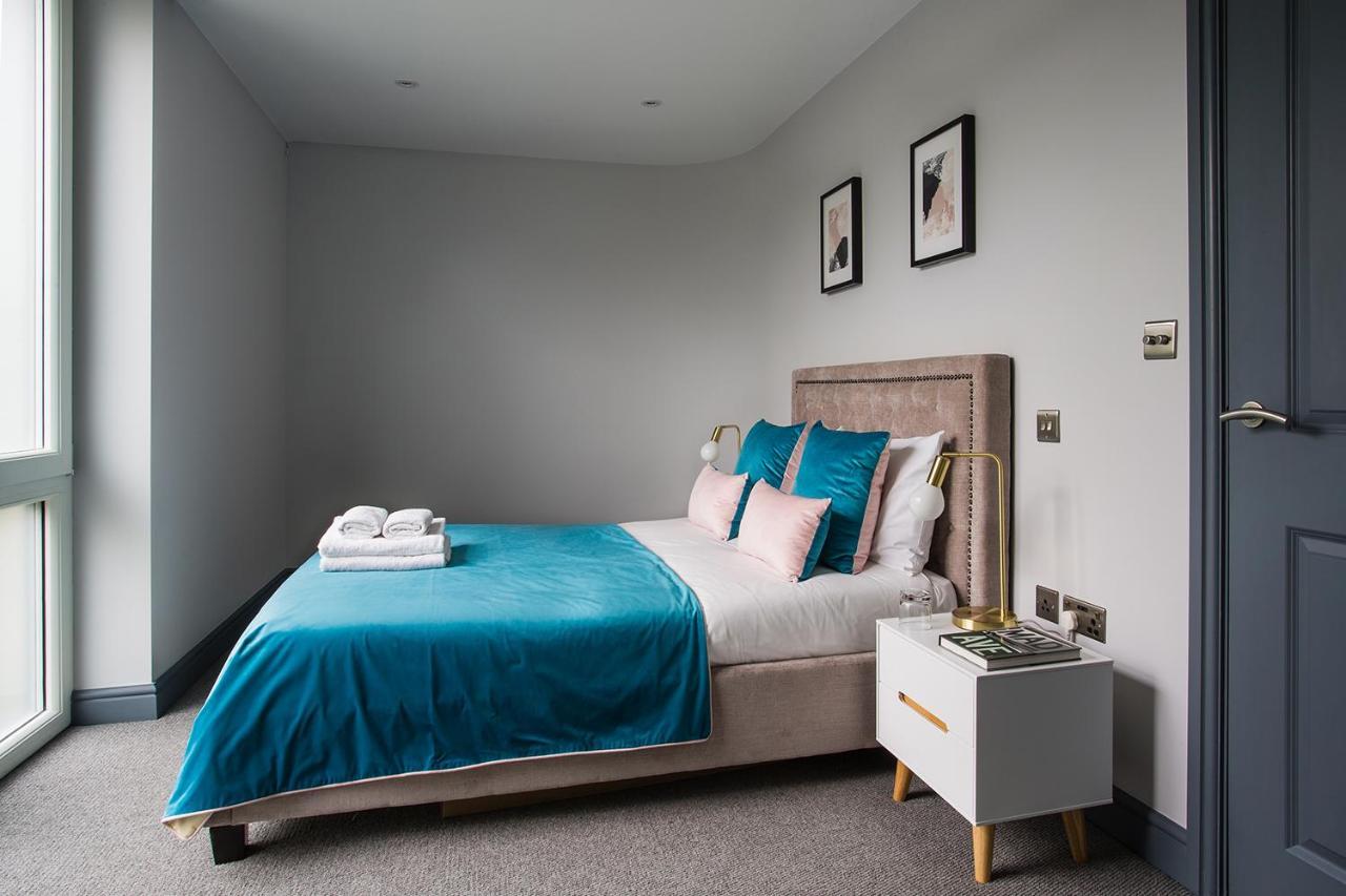 Farnborough Boutique By Viridian Apartments Extérieur photo